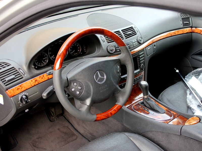 how much more is a AVANTGARDE worth over a ELEGANCE in E Class