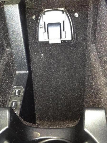 Mercedes e350 bluetooth puck #2