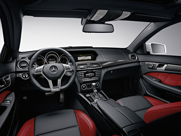 2012_C63_AMG_Coupe_interior.jpg