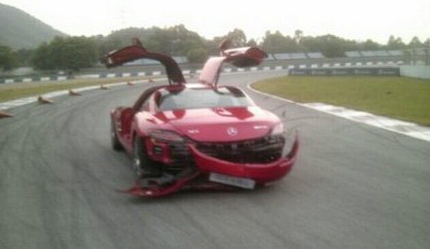 crash1 Journo Rearends SLS AMG With A C63 AMG