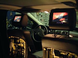 Vizualogic headrest system vs Fahrenheit Video System-r_class_install-056.jpg