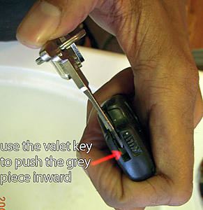 DIY : How to Replace batteries in your keyfob with Pictures-fob1_step3.jpg