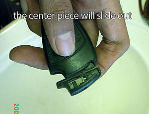 DIY : How to Replace batteries in your keyfob with Pictures-fob1_step4.jpg