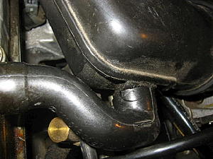 Cover Breather Hose Cracked-pipe1.jpg