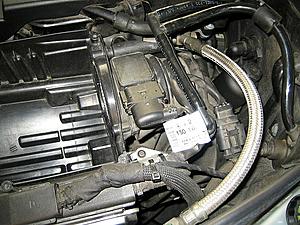 MAF Air Mass Meter location C230 Sedan-airboxsideview01.jpg