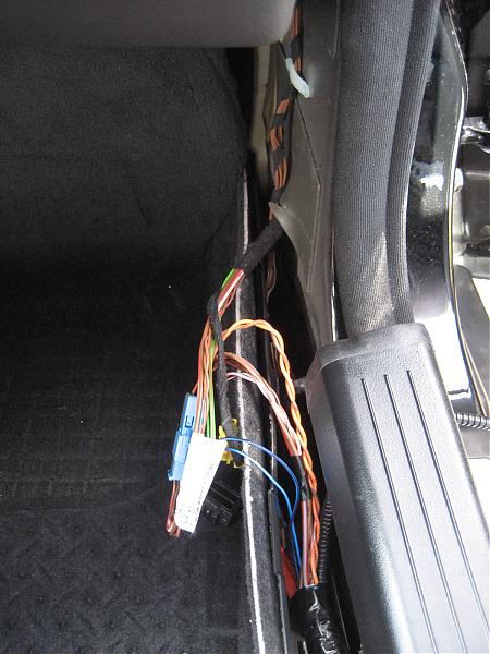 Can't find aux input harness plug - MBWorld.org Forums mercedes benz audio 10 wiring diagram 