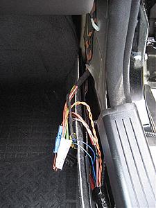Can't find aux input harness plug-img_3536.jpg