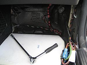 Can't find aux input harness plug-img_3537.jpg