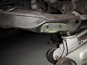 '02 C320 Rear Shock Lower Mount-mini-dscn1309.jpg