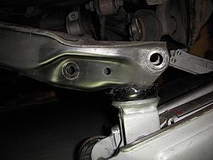 '02 C320 Rear Shock Lower Mount-mini-dscn1310.jpg