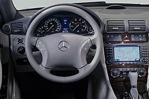 MERCEDES C CLASS 320 COMAND NAVIGATION DVD APS 2005-mercedes-c-class-cockpit-800.jpg