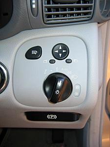 Lower lights in lower front grill not working, can't figure out how to turn them on??-img_0592.jpg