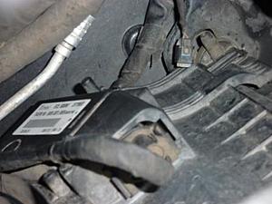 Battery distribution block under hood.-connector-003.jpg
