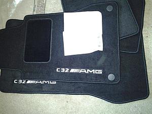 OEM C32 AMG Floor Mats !! (Brand New)-20130131_162555.jpg