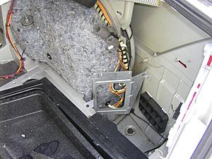 Speaker wiring in trunk-trunk1.jpg