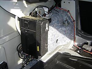 Speaker wiring in trunk-trunk3.jpg