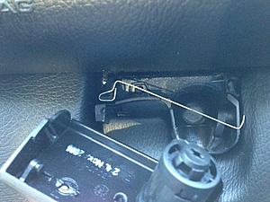 Broken glove compartment latch-mb2.jpg