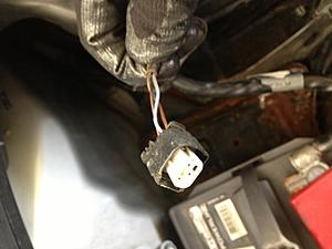 Found this plug in the engine bay, help me Identify it ?-whatsthis.jpg