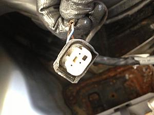 Found this plug in the engine bay, help me Identify it ?-whatsthis2.jpg