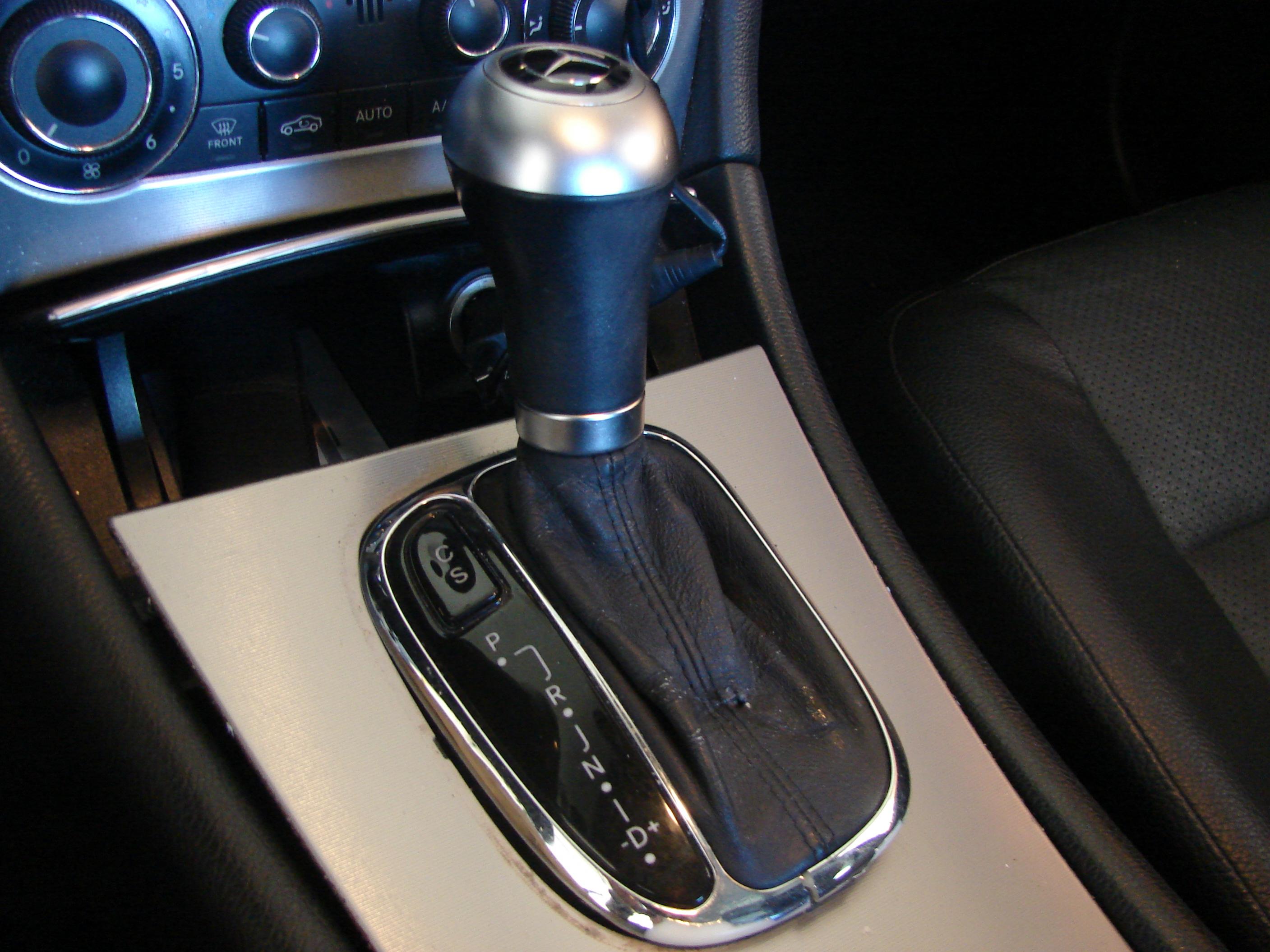 2006 C230 Sport Automatic Shifter Knob Removal - MBWorld.org Forums