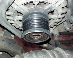 Replacing Tensioner/Idler pulley on 1.8L C230-zimc180k-alternator-pulley2.png