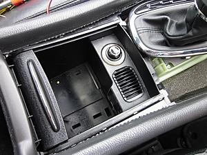 Moron's guide to aftermarket head unit installation-shelfremoved.jpg