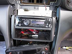 Moron's guide to aftermarket head unit installation-radiomounted.jpg