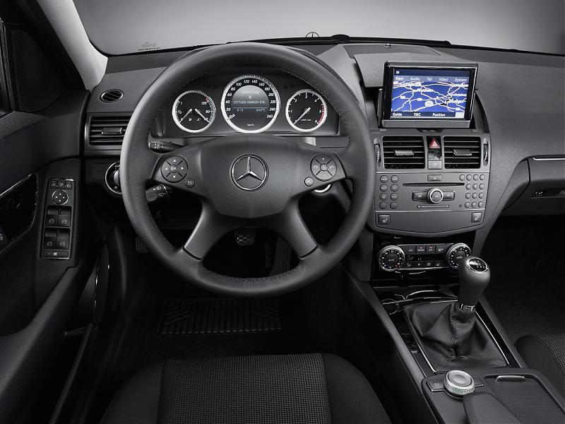 The w204 interior is one of the most good looking interiors of its time  anyone agrees? : r/mercedes_benz