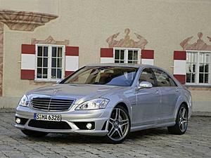 exterior is strikingly similar to new honda accord-2008_mercedes_s_class_480x360.jpg