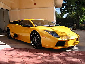Post the hottest car that ever parked right next to you!-lambo.jpg