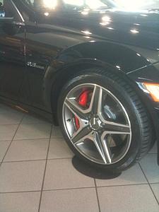 2010 C63 comes with red frt and rear calipers-c63.jpg