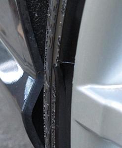 tire chip on 09 C-300-wheel_02.jpg