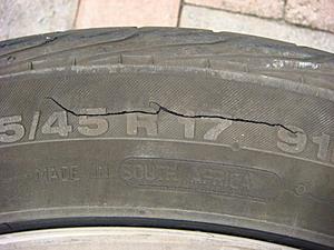 Cracks on the sidewall of tires???-dsc07138.jpg