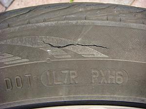 Cracks on the sidewall of tires???-dsc07139s.jpg