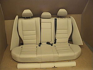 W204 sedan seats in stationcar-33343110_3.jpg