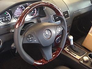 DCTMS new product W204 AMG steering wheel for W204 early C300 C350 3 spokes model-13175-w204-installed.jpg