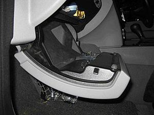 Glove Box Opening too far ?-glove-box-2.jpg