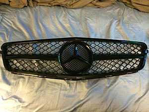 New single fin Gloss Black Grille-image-2453998648.jpg