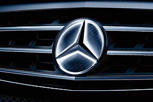 LIGHTED GRILL STAR FOR 2006 CLS55-illuminated-star-grille-mercedes-benz.jpg