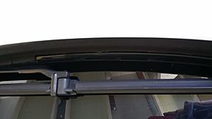 CLS55 windshield plastic rubber crack-20150903_121719.jpg