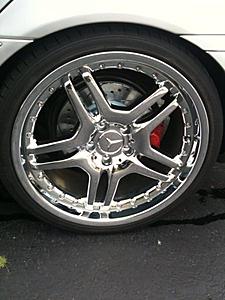 New Crossed drilled and slotted rotors installed-r.jpg