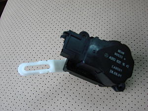 Famous AC clicking noise, AC footwell damper linkage replacement DIY details steps-104.jpg