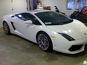 A little bit of super car eye candy, OK.... ALOT of eye candy-lambo.jpg