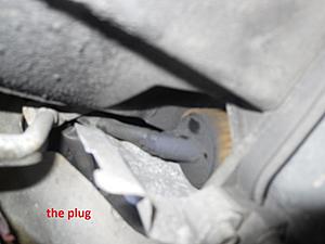 C43 Gearbox oil leaking into passenger side foot well (BEWARE)-dscn0026.jpg