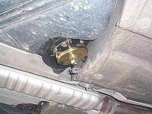 Fuel Tank sender units &amp; Strainer-w202-fuel-sender-unit-location.jpg