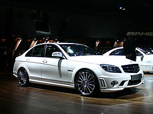 C63 AMG - White, Grey, or Black? (No 56k!)-10_tussen-20al-20de-20milieuvriendelijke-20concepten-20ook-20ruimte-20voor-20geweld.jpg