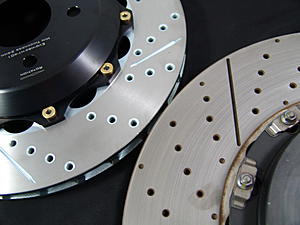 Pics of 2 piece rotors installed on my C63-dsc09397.jpg