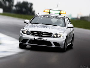 c-class facelift-mercedes-benz-c63_amg_estate_f1_medical_car_2009_800x600_wallpaper_02.jpg