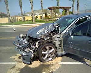 My buddy's C63 crashed, is it totaled?-img007.jpg