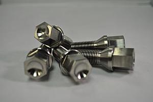 TiKORE Titanium Lug Bolts for Mercedes (Made in the USA)-dsc_0093.jpg